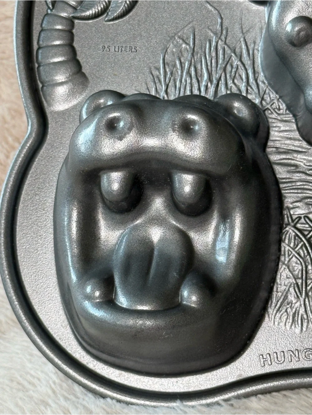 NordicWare Hungry Animals Retired Cake & Ice Cream Pan Cast Aluminum